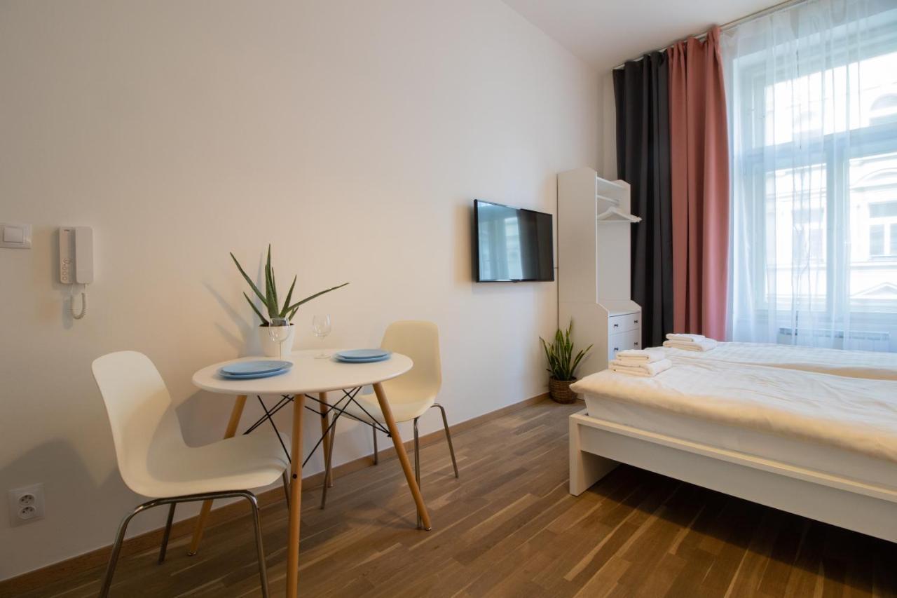 U Stundanky Apartment *